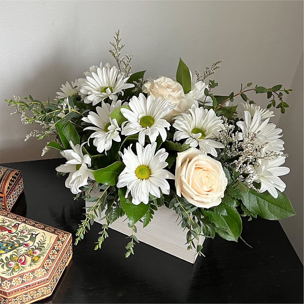 Fresh Linen Box Bouquet – West Hollywood Florist, West Hollywood CA
