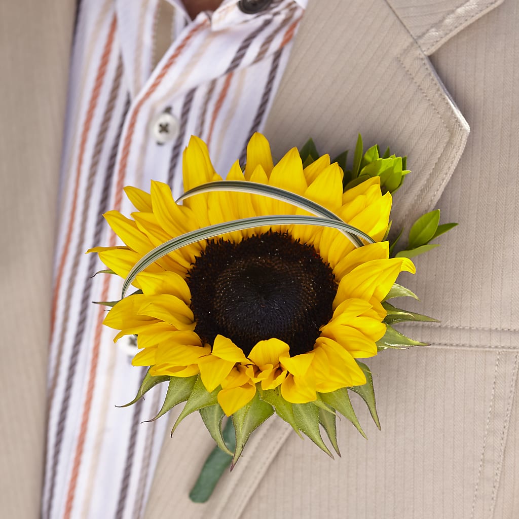 Free Spirit Boutonniere – West Hollywood Florist, West Hollywood CA